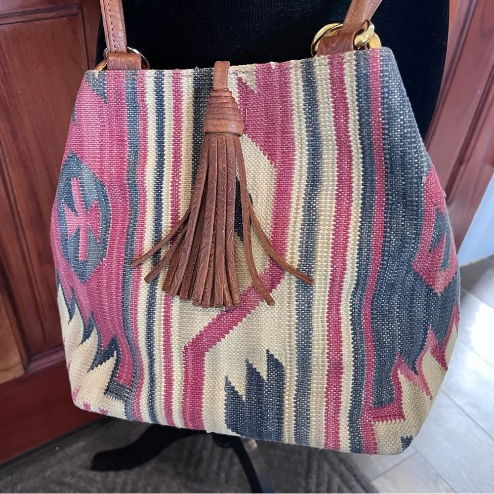 VINTAGE BOHO Western Kilim Crossbody Bucket Bag Leather Embossed Strap & Tassel - Picture 1 of 11